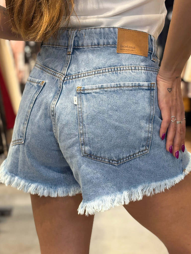 SHORT QUAI